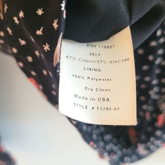 FIVESEVENTYFIVE cropped V-neck long sleeve blouse - Picture 8 of 12